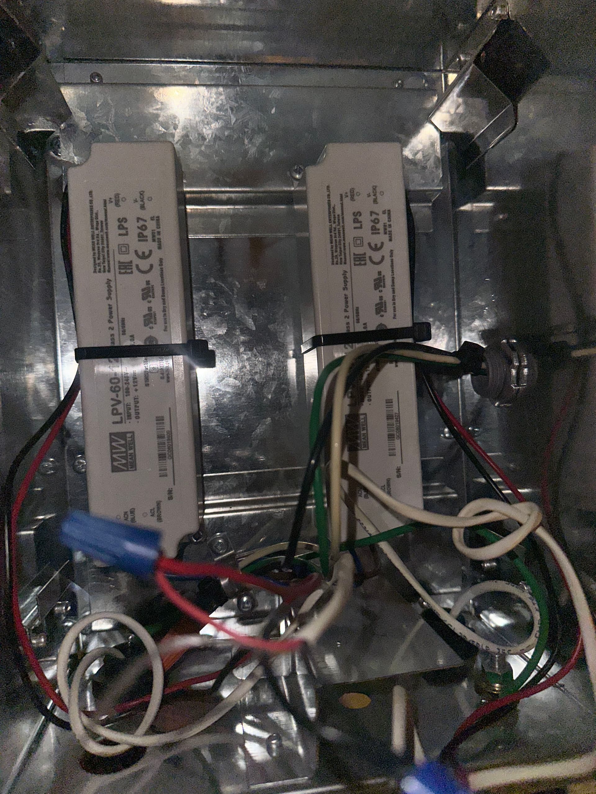 Gallery photos for Planet Fitness Sign Lighting Fixed and Back in Business: Image #1