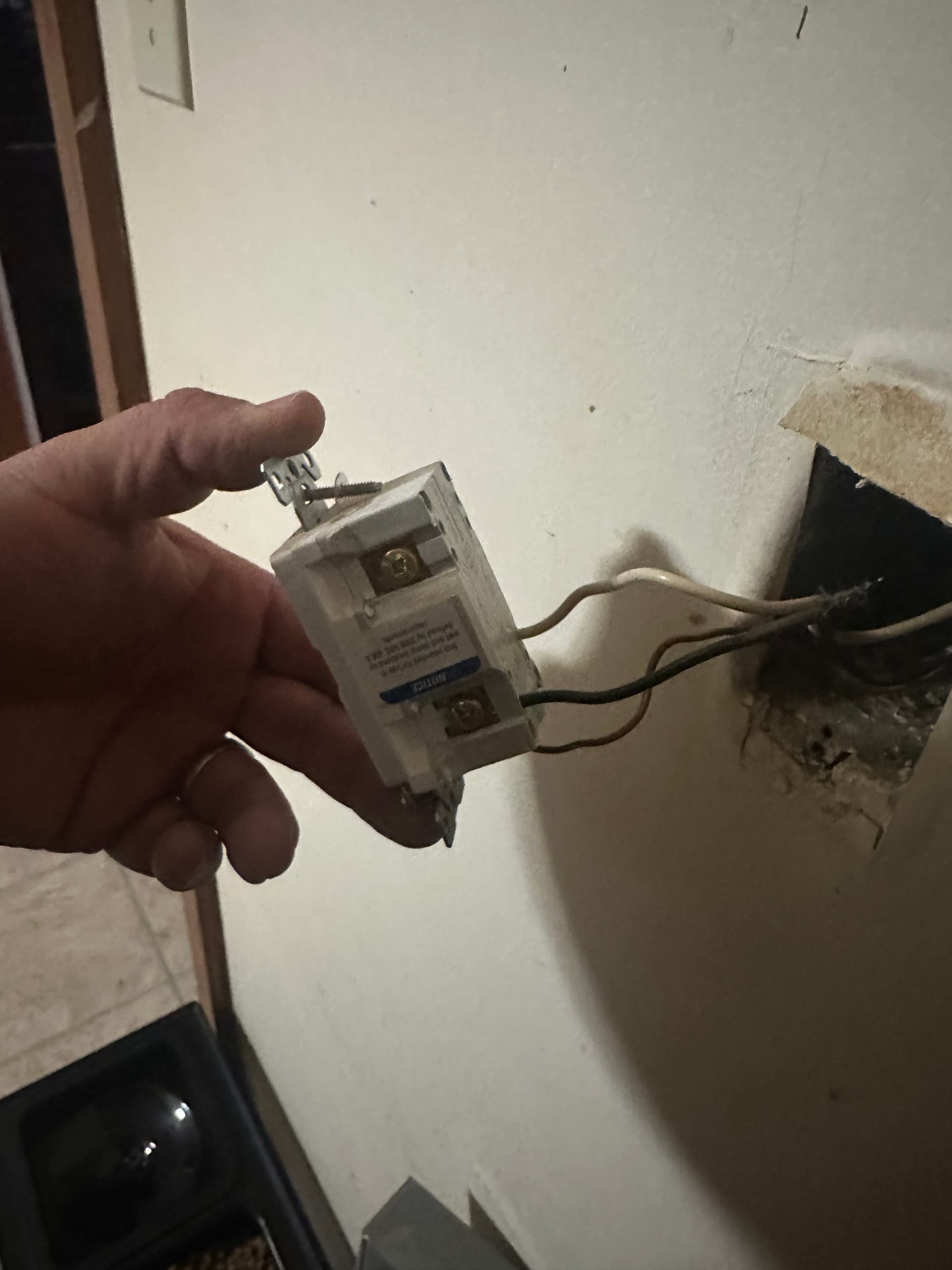 Gallery photos for Wiring Fix in Commerce GA Restores Safety and Functionality: Image #1